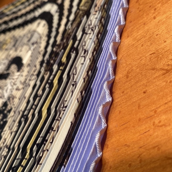 No Callouts Boxed Scarf Astrologie Plisse 90 Hermes - Picture 3 of 5